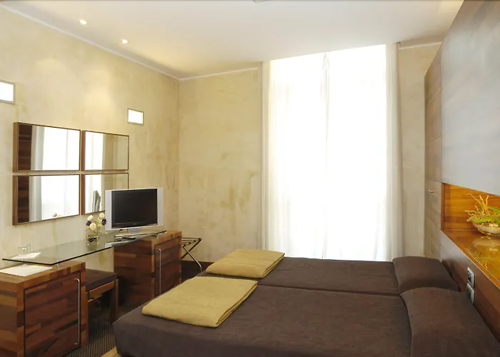 Tritone Otel