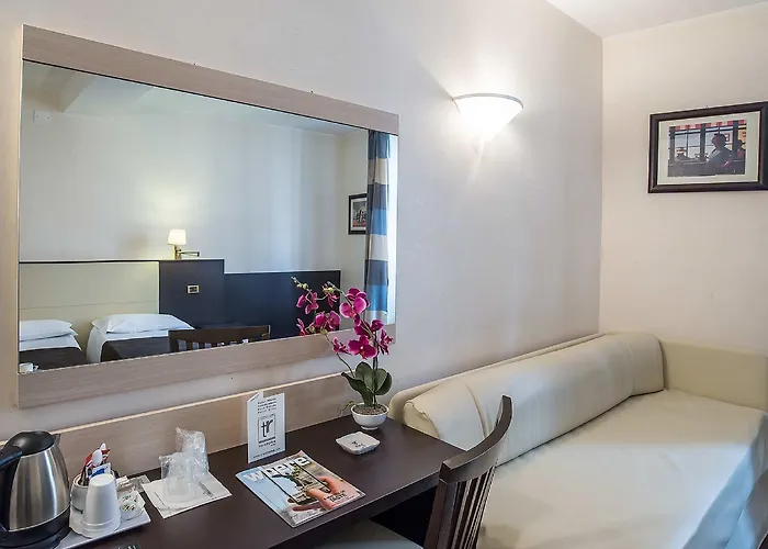Tritone Otel 3*