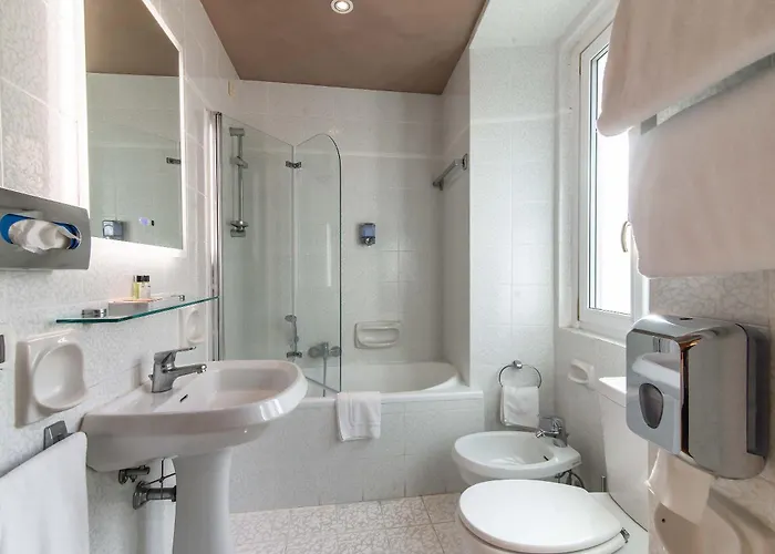 Tritone Otel 3*