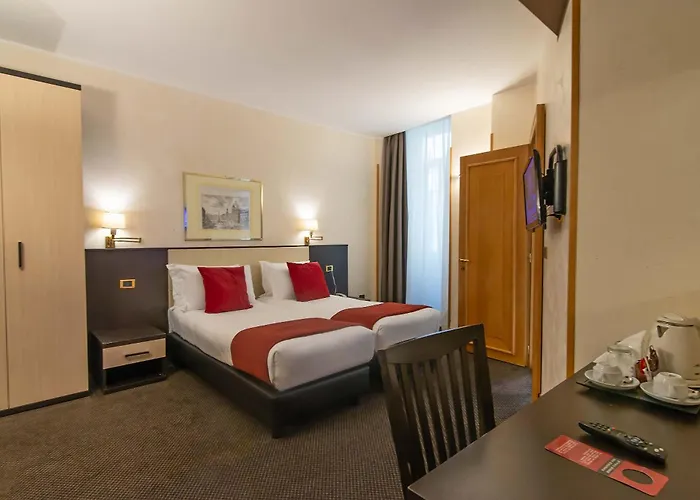 Otel Tritone 3*