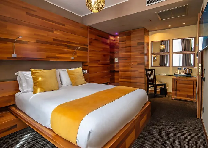Tritone Hotel