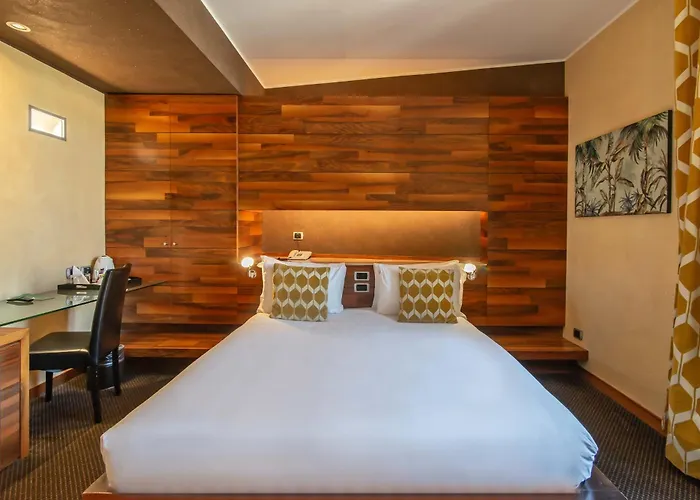 Otel Tritone 3*