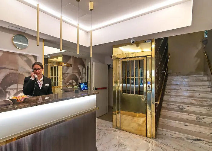 Otel Tritone 3*
