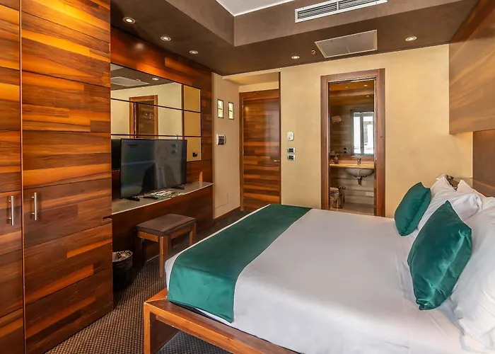 Tritone Otel Roma