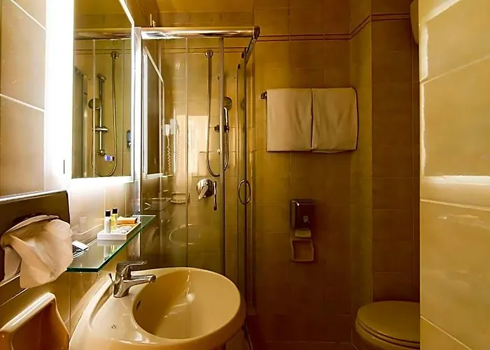Otel Tritone 3*
